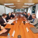 El secretario de Estado de Transportes y Movilidad Sostenible, José Antonio Santano, preside el Consejo de Administración de la Sociedad Valladolid Alta Velocidad, al que asisten el alcalde de Valladolid, Jesús Julio Carnero y el consejero de Medio ambiente, Juan Carlos Suárez Quiñones