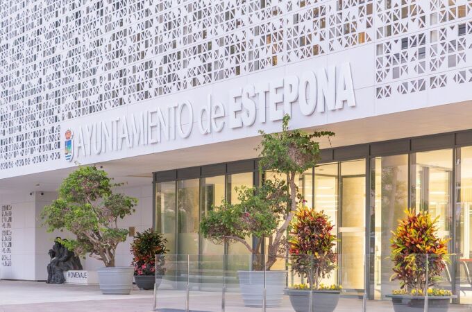 Fachada del Ayuntamiento de Estepona (Málaga)