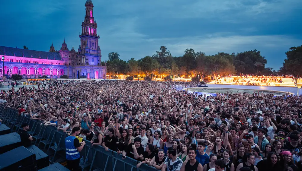Público asistente al concierto de Bizarrap