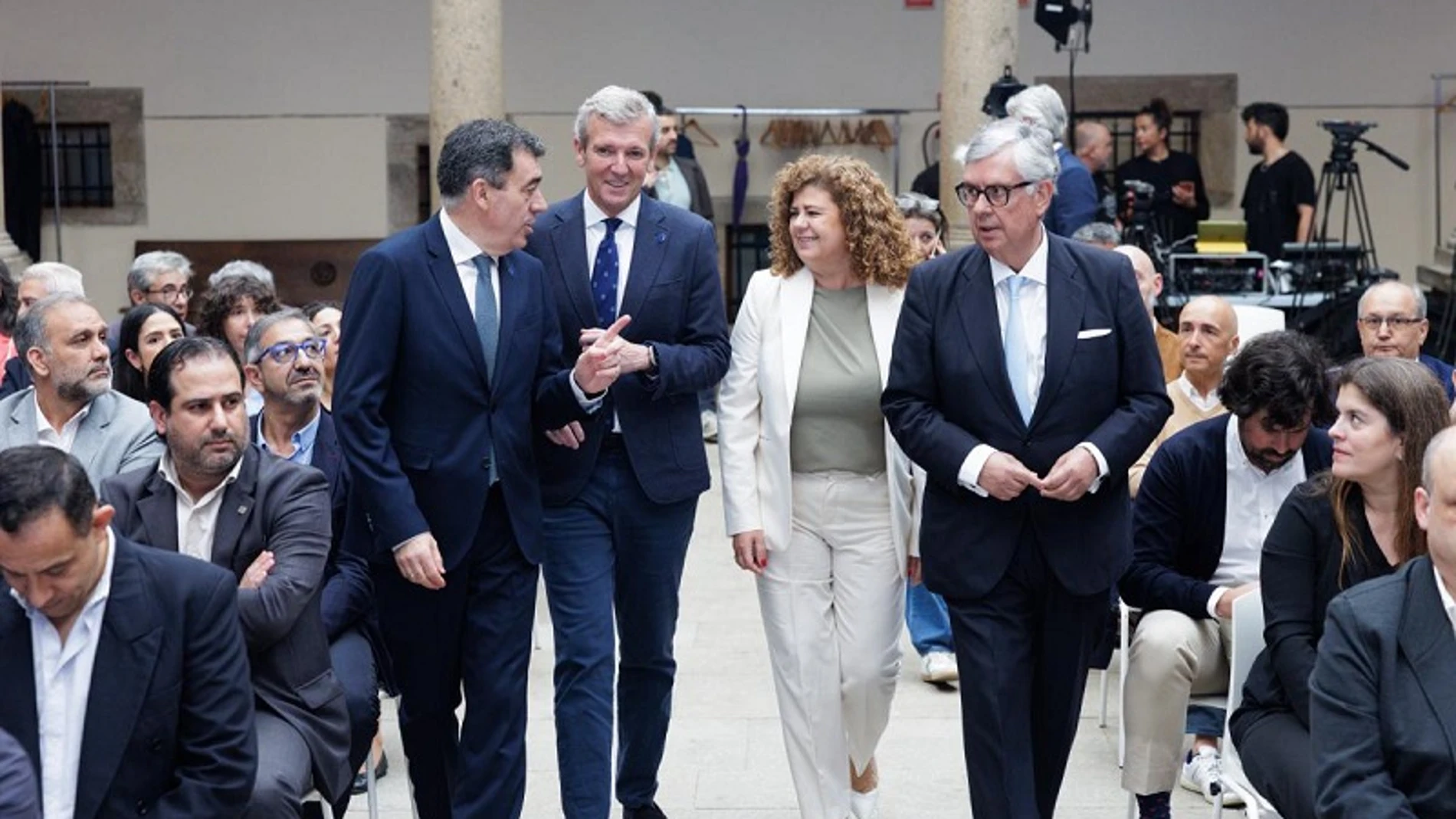 Rueda, hoy, en Compostela, durante un acto educativo.