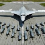 Así es el Tu-160 que Rusia ha desplegado en Ucrania: el bombardero supersónico más grande y rápido del mundo.