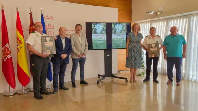 Presentación de la jornada de exhibiciones de los Veteranos Boinas Verdes en el Cuartel de Artillería
