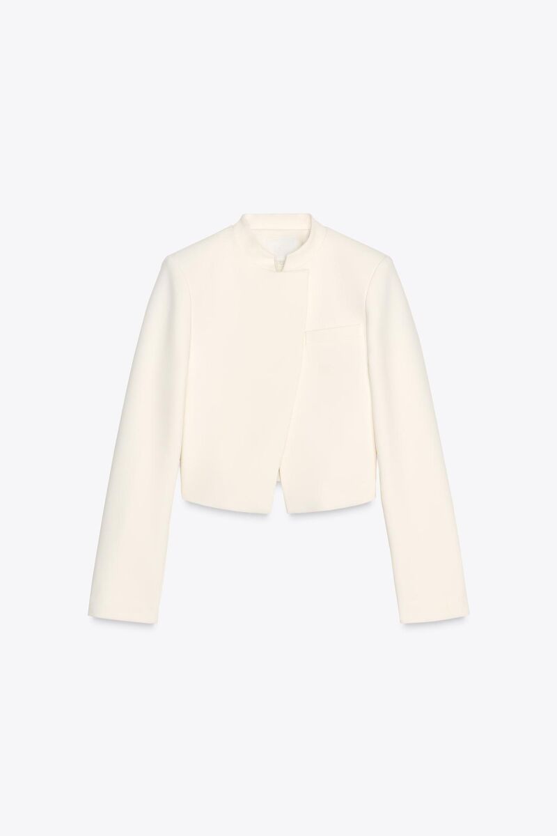 Blazer corta.