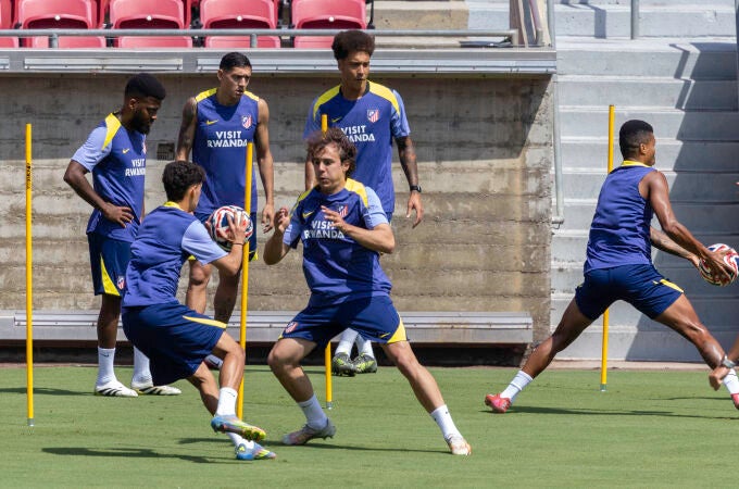 Diego Simeone ultima al Atlético de Madrid antes de debutar contra el PSG