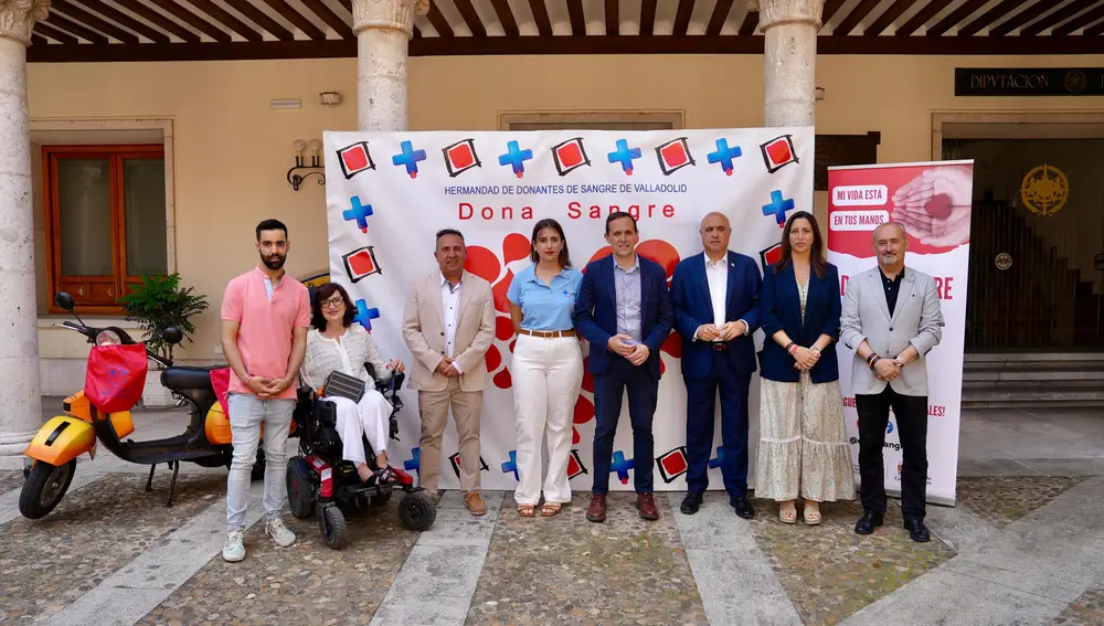 Conrado Íscar, Elizabeth Arija, Jacinto Canales, Alberto Cuadrado y María Luisa Siles, entre otros, en la presentación del maratón solidario