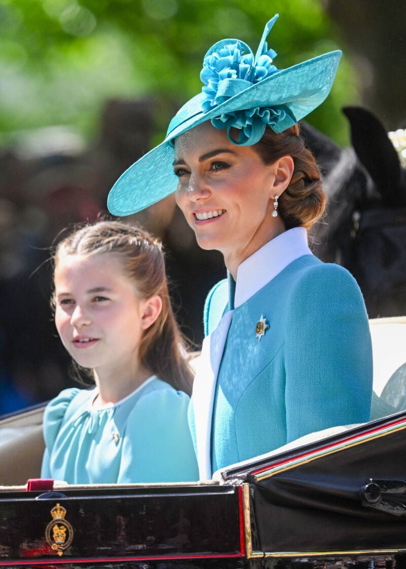 Kate Middleton en el Trooping the Colour con vestido turquesa.