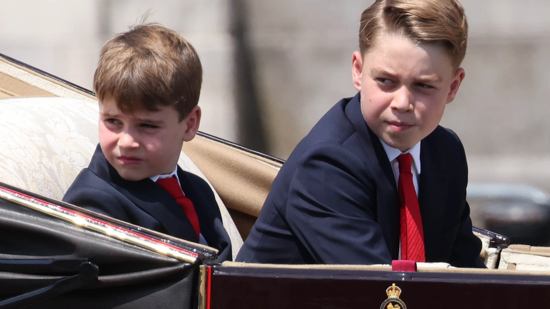 LONDON (United Kingdom), 14/06/2025.- (L-R) Britain’s Prince Louis and Prince George ride in a carriage during the Trooping the Colour ceremony in London, Britain, 14 June 2025. The King's birthday parade, traditionally known as Trooping the Colour, is a ceremonial military parade to celebrate the official birthday of the British sovereign. (Reino Unido, Londres) EFE/EPA/NEIL HALL