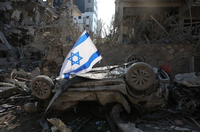 Iran launches wave of retaliatory strikes against Israel