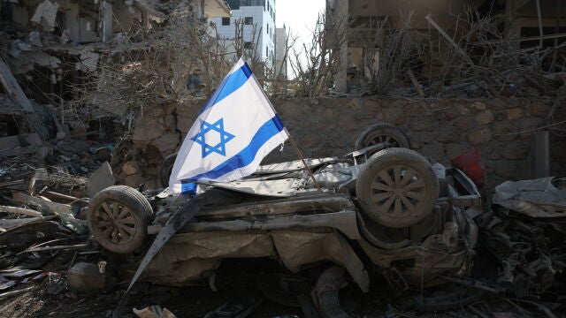 Iran launches wave of retaliatory strikes against Israel
