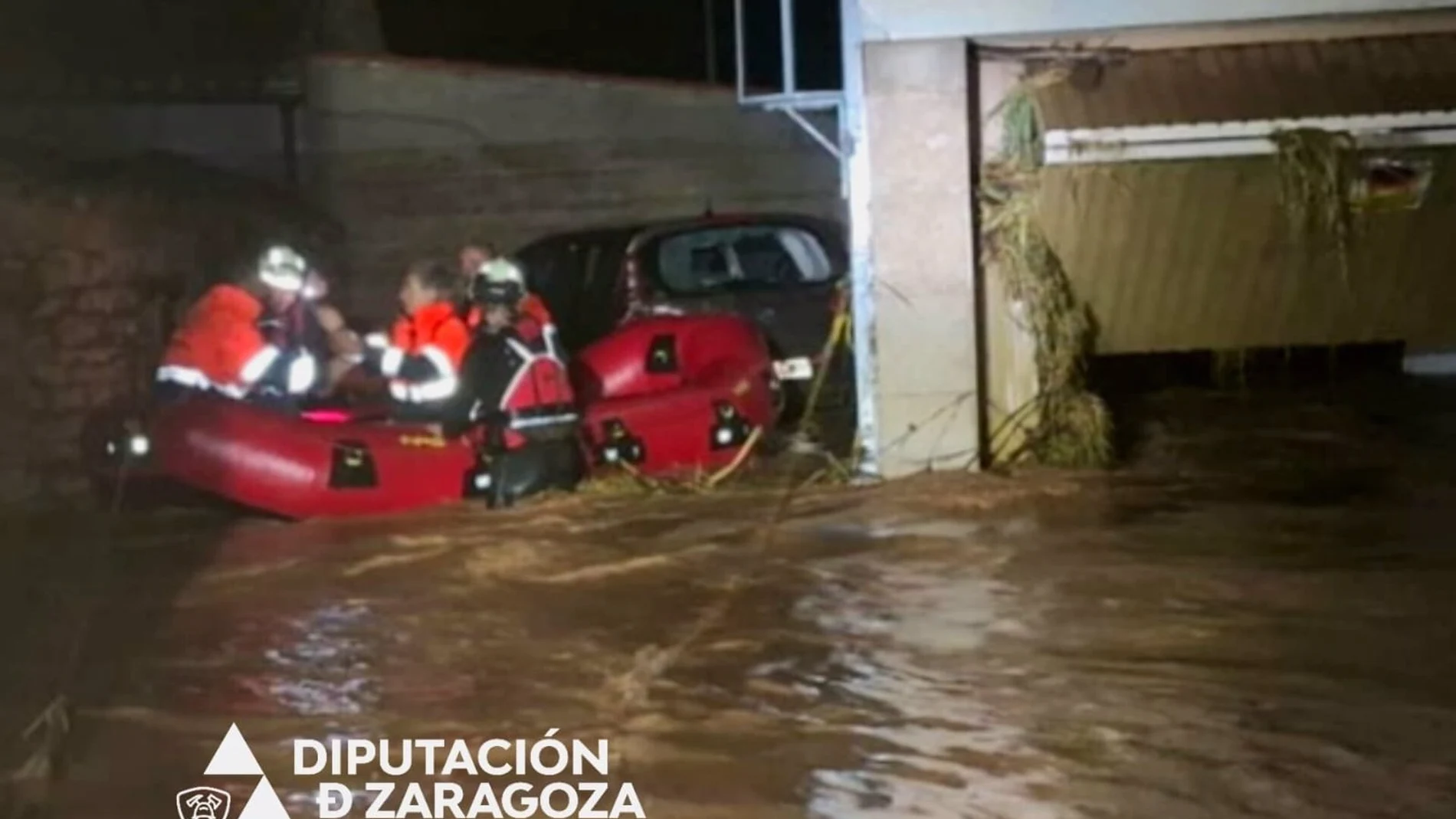 Sucesos.- Rescatadas 19 personas tras quedar aisladas por el agua tras las fuertes lluvias en Azuara y Letux (Zaragoza)