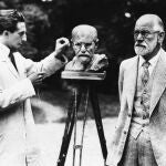 Sigmund Freud, father of psychoanalysis, as he poses for sculptor Oscar Nemon in Vienna. 
