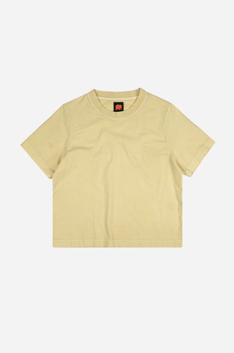 Camiseta básica en mantequilla.