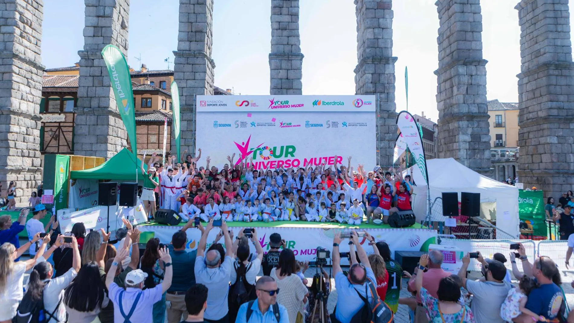 El Tour Universo Mujer supera las expectativas y congrega a 10.000 personas a lo largo del fin de semana