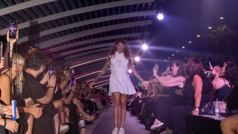Sofía Cristo hizo de modelo durante el desfile