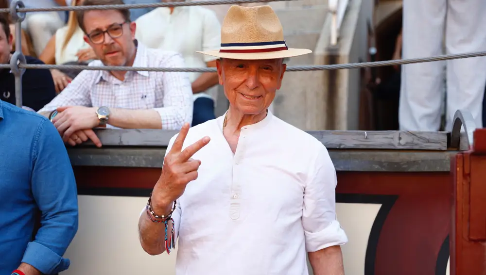 Homenaje a Victorino Martín en Las Ventas. Paco Ureña, Emilio de Justo y Borja Jiménez.