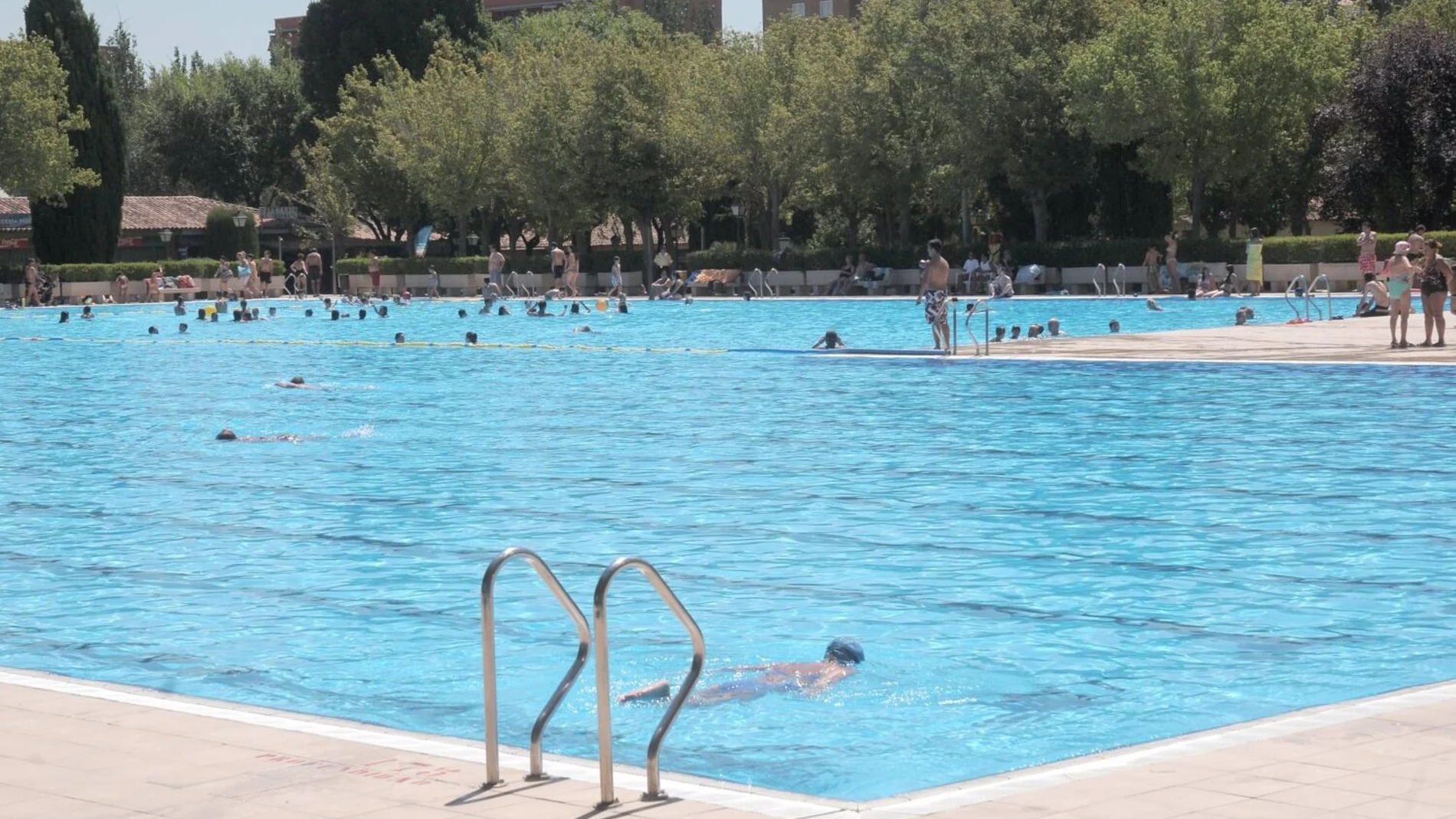 MADRID.-La piscina de Aluche celebra este domingo el tradicional Día del Bañador Opcional
