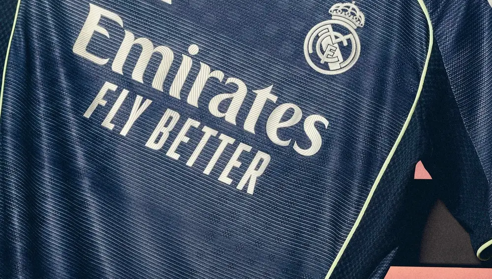 Nueva segunda equipación del Real Madrid para la temporada 2025-2026.