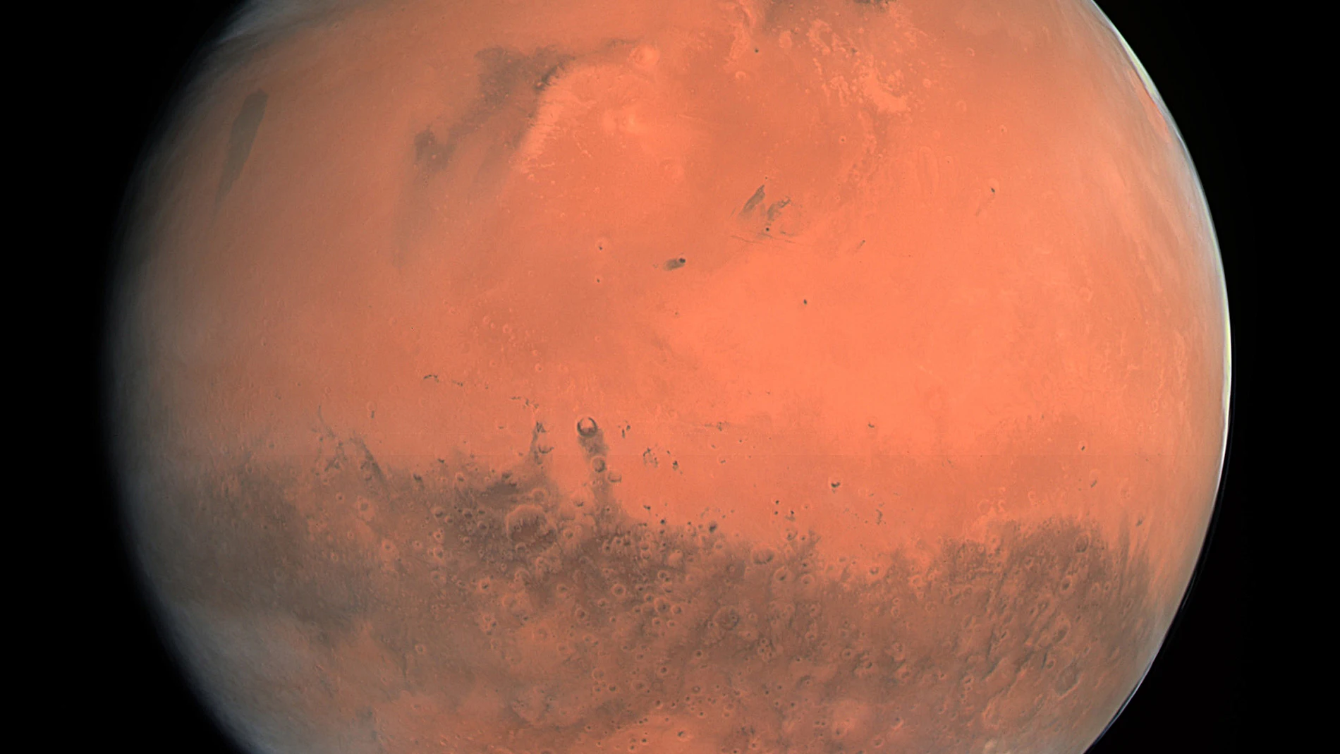 magen en color verdadero de Marte tomada por el instrumento OSIRIS a bordo de la nave espacial Rosetta de la ESA durante su sobrevuelo del planeta en febrero de 2007.