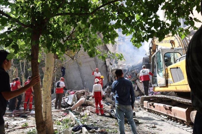 Irán.- Israel bombardea la sede de la televisión pública iraní