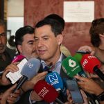 Juanma Moreno: "La corrupción ha atropellado a Pedro Sánchez"