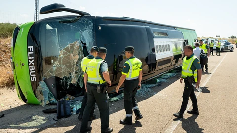 El vuelco de un autobús deja nueve heridos leves en Fuentes de Oñoro (Salamanca)