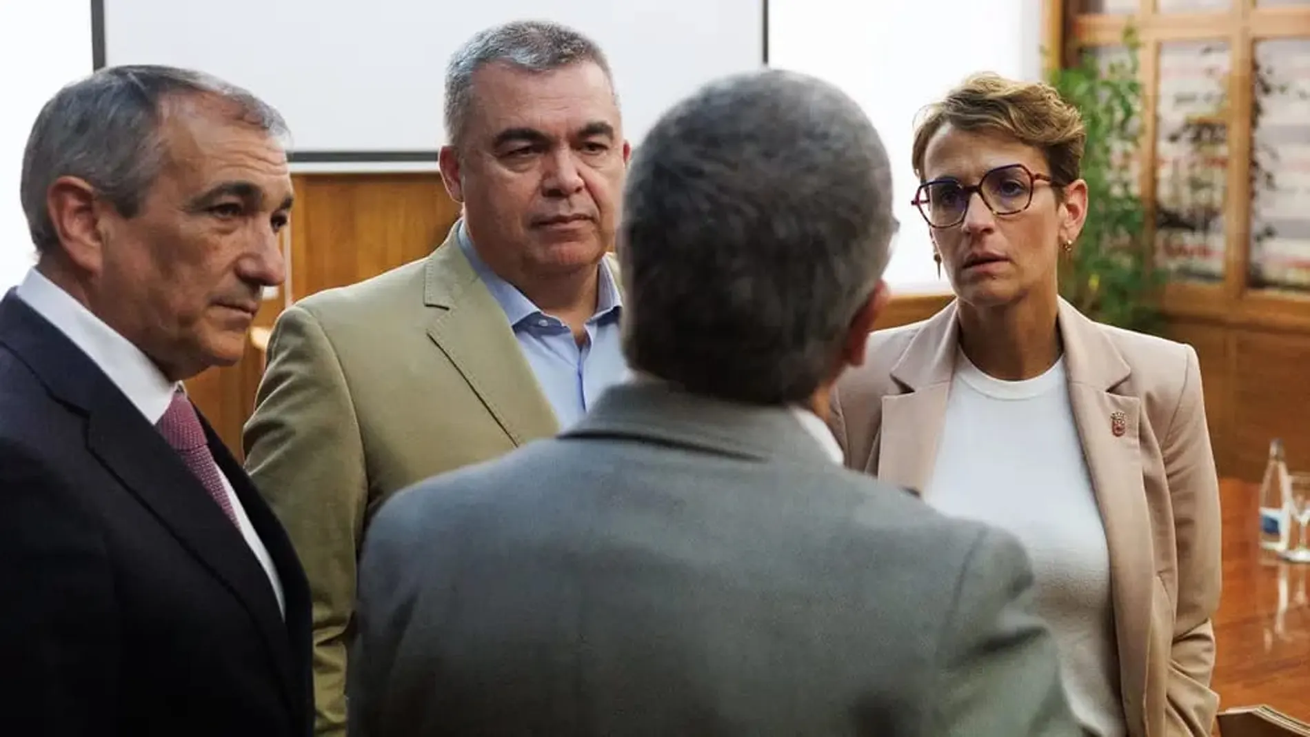 Santos Cerdán con María Chivite y su tío el consejero navarro