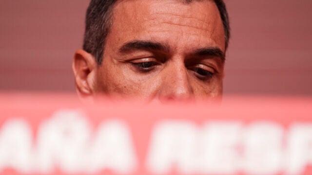 Pedro Sánchez en la sede de Ferraz tras la reunión de la ejecutiva . David Jar