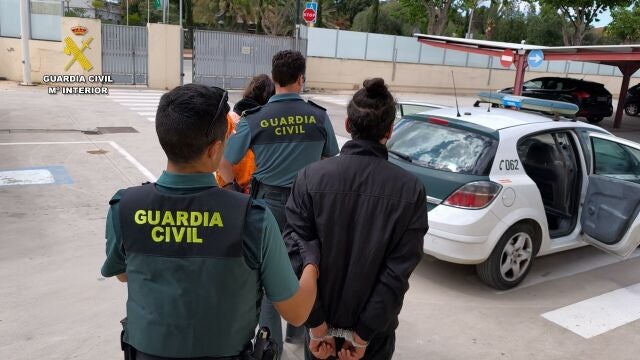 La Guardia Civil detiene en Torre Pacheco a site personas como presuntos autores de varios delitos contra el patrimonio