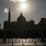 El Vaticano presenta un proyecto para conseguir una basílica de San Pedro con "cero impacto" ambiental
