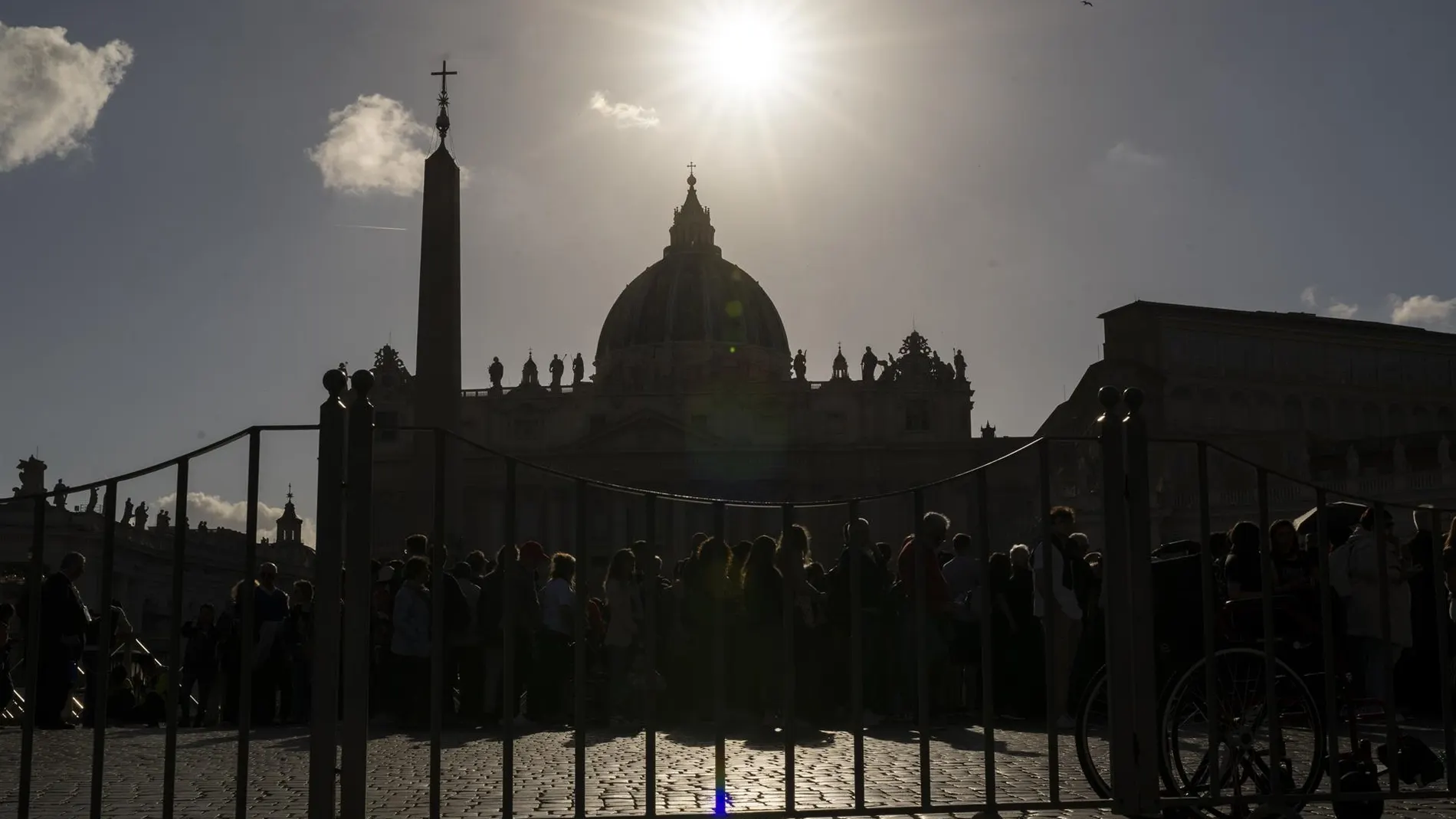 El Vaticano presenta un proyecto para conseguir una basílica de San Pedro con "cero impacto" ambiental