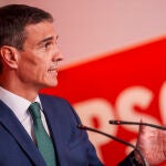 Pedro Sánchez en la sede de Ferraz tras la reunión de la ejecutiva . David Jar