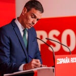 Pedro Sánchez en la sede de Ferraz tras la reunión de la ejecutiva . David Jar