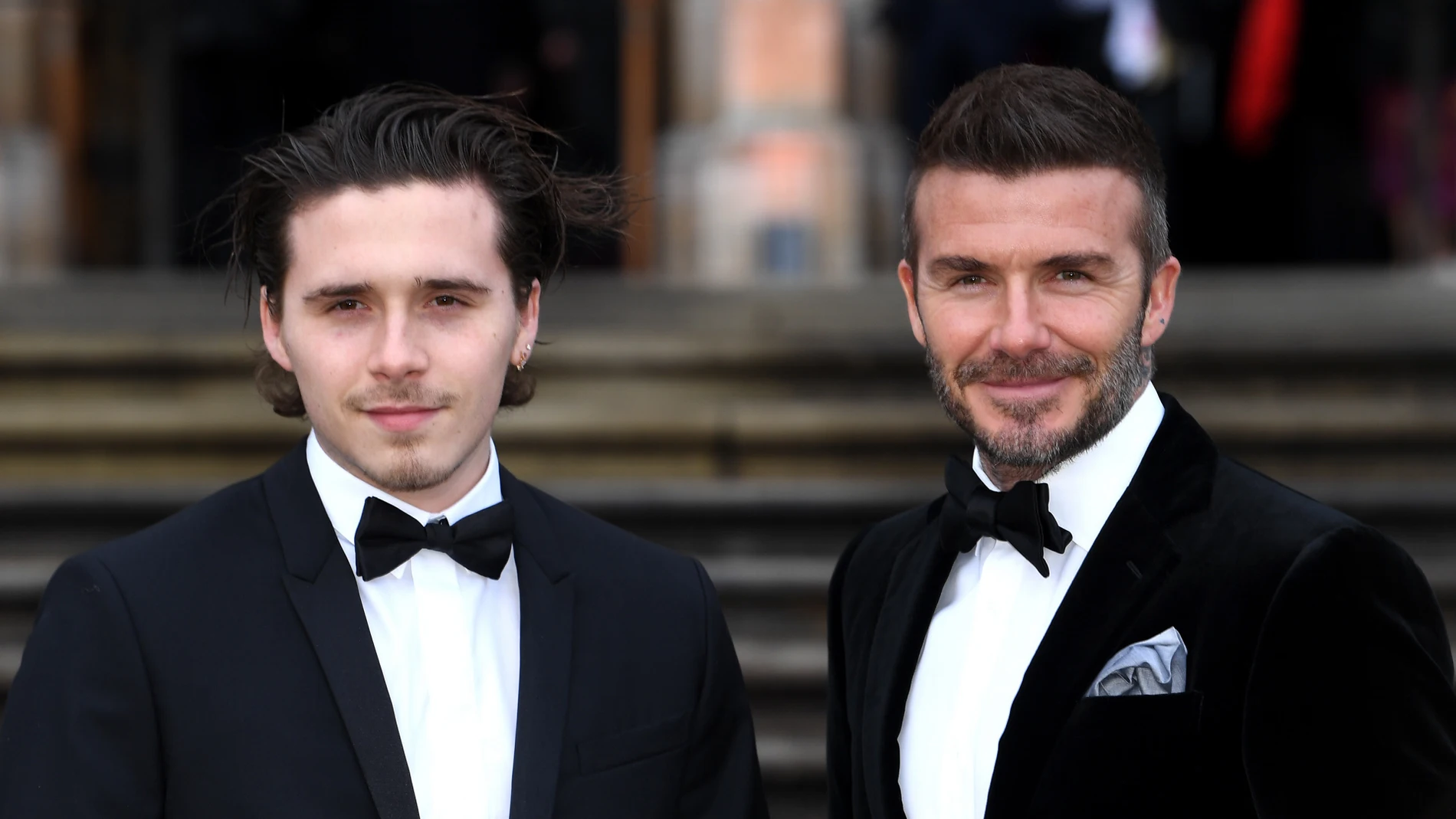 Brooklyn junto a su padre, David Beckham