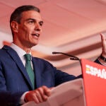 Pedro Sánchez en la sede de Ferraz tras la reunión de la ejecutiva . David Jar