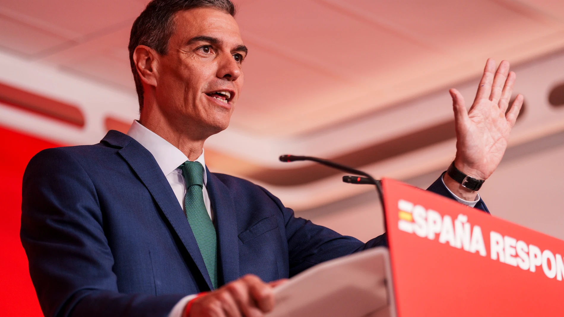 Pedro Sánchez en la sede de Ferraz tras la reunión de la ejecutiva
