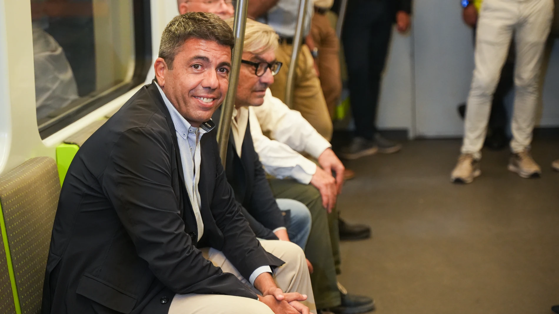 El president de la Generalitat, Carlos Mazón, realiza un recorrido en pruebas previo a la reapertura del tramo València Sud-Castelló de Metrovalencia - Estación de Torrent Avinguda de Metrovalencia Avenida del Vedat, a 16 de junio de 2025, en Valencia, Comunidad Valenciana (España). El tramo València Sud-Castelló de Metrovalencia, en las comarcas de l'Horta y la Ribera, y por el que discurren las Líneas 1, 2 y 7, recuperará la circulación ferroviaria la última semana de junio con totales gara...