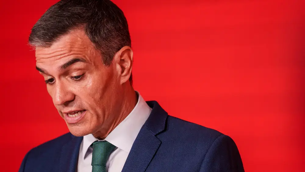 Pedro Sánchez en la sede de Ferraz tras la reunión de la ejecutiva . David Jar