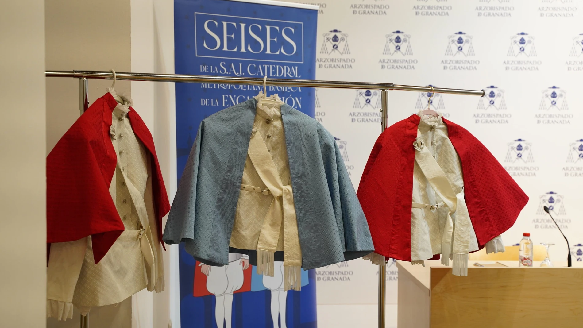 Chaquetitas para la recuperación de la tradición de los seises en GranadaREMITIDA / HANDOUT por ARCHIDIÓCESIS DE GRANADAFotografía remitida a medios de comunicación exclusivamente para ilustrar la noticia a la que hace referencia la imagen, y citando la procedencia de la imagen en la firma16/06/2025