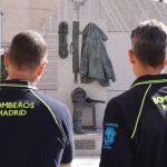 Madrid recuerda con una escultura a los diez bomberos fallecidos en los Almacenes Arias