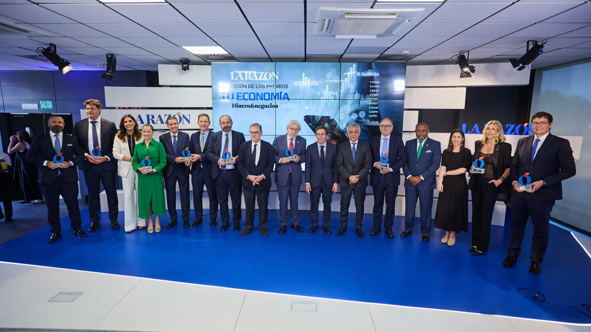 Foto de familia de los XI Premios Tu Economía