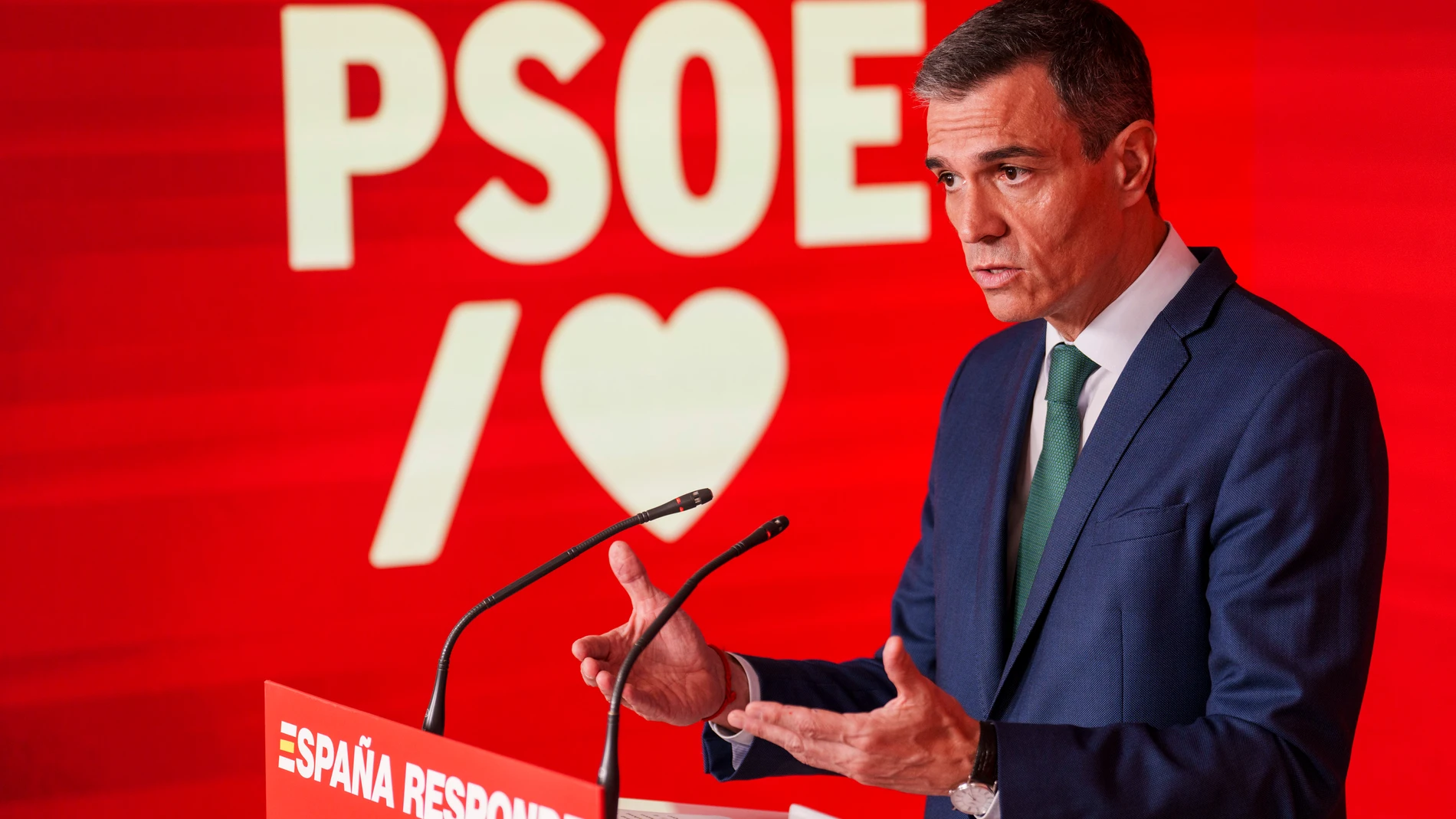 Pedro Sánchez en la sede de Ferraz tras la reunión de la ejecutiva