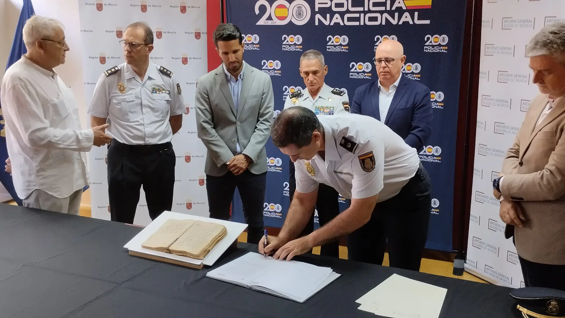 La Policía Nacional localiza dos códices manuscritos de alto valor histórico