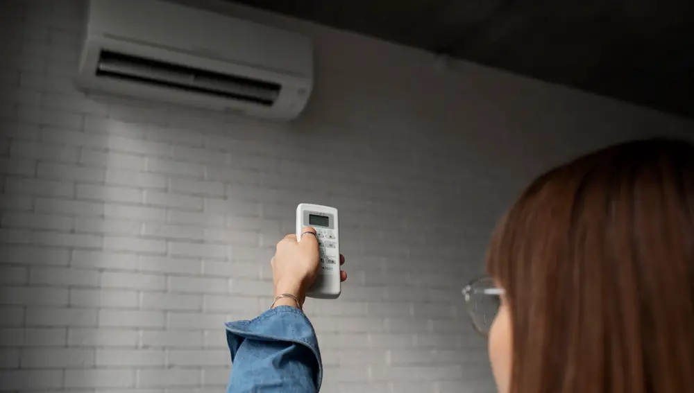 ¿A qué temperatura debes poner el aire acondicionado, según los técnicos expertos?