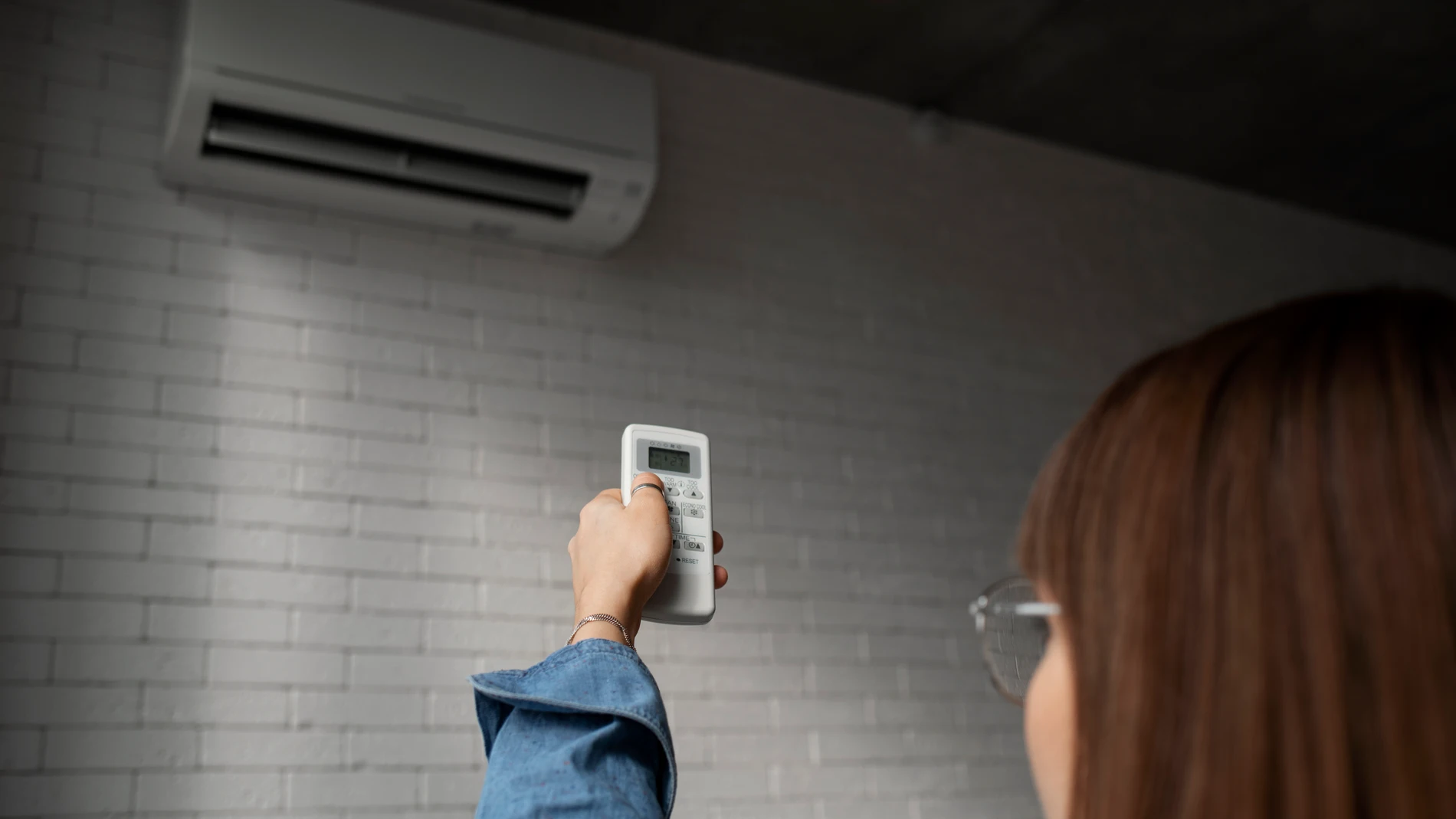 ¿A qué temperatura debes poner el aire acondicionado, según los técnicos expertos?