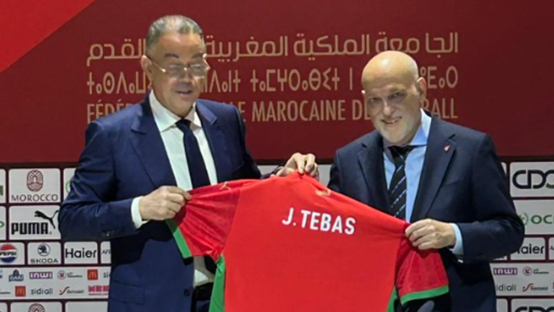 Javier Tebas firma un convenio para potenciar el futbol en Marruecos