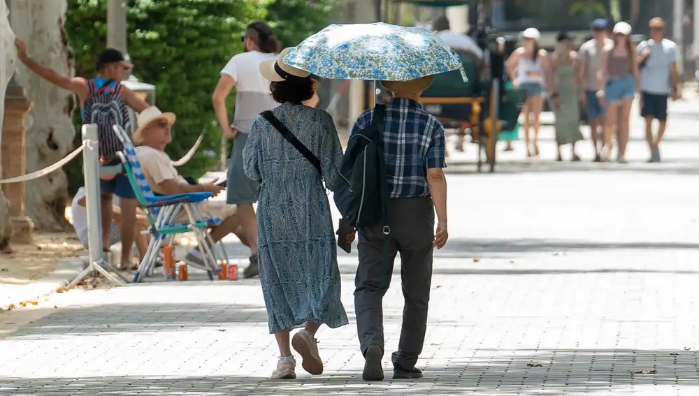 Más de la mitad de España está en aviso por tormentas y calor, con nivel naranja en el suroeste peninsular