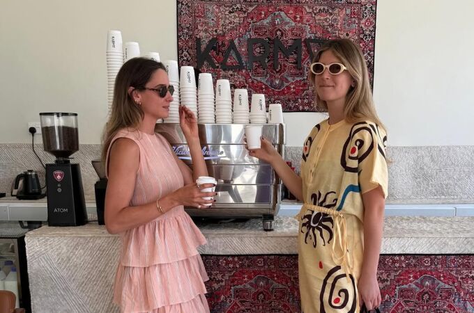 Influencers con looks coloridos y veraniegos.