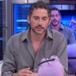 Paco León desvela la curiosa forma en la que lidia con los sustos: "Tengo que romper algo"