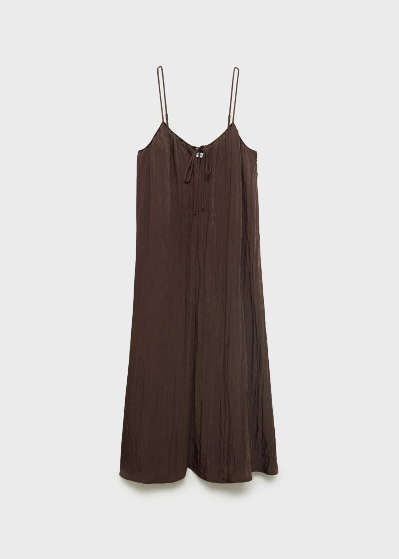 Vestido de efecto arrugado.
