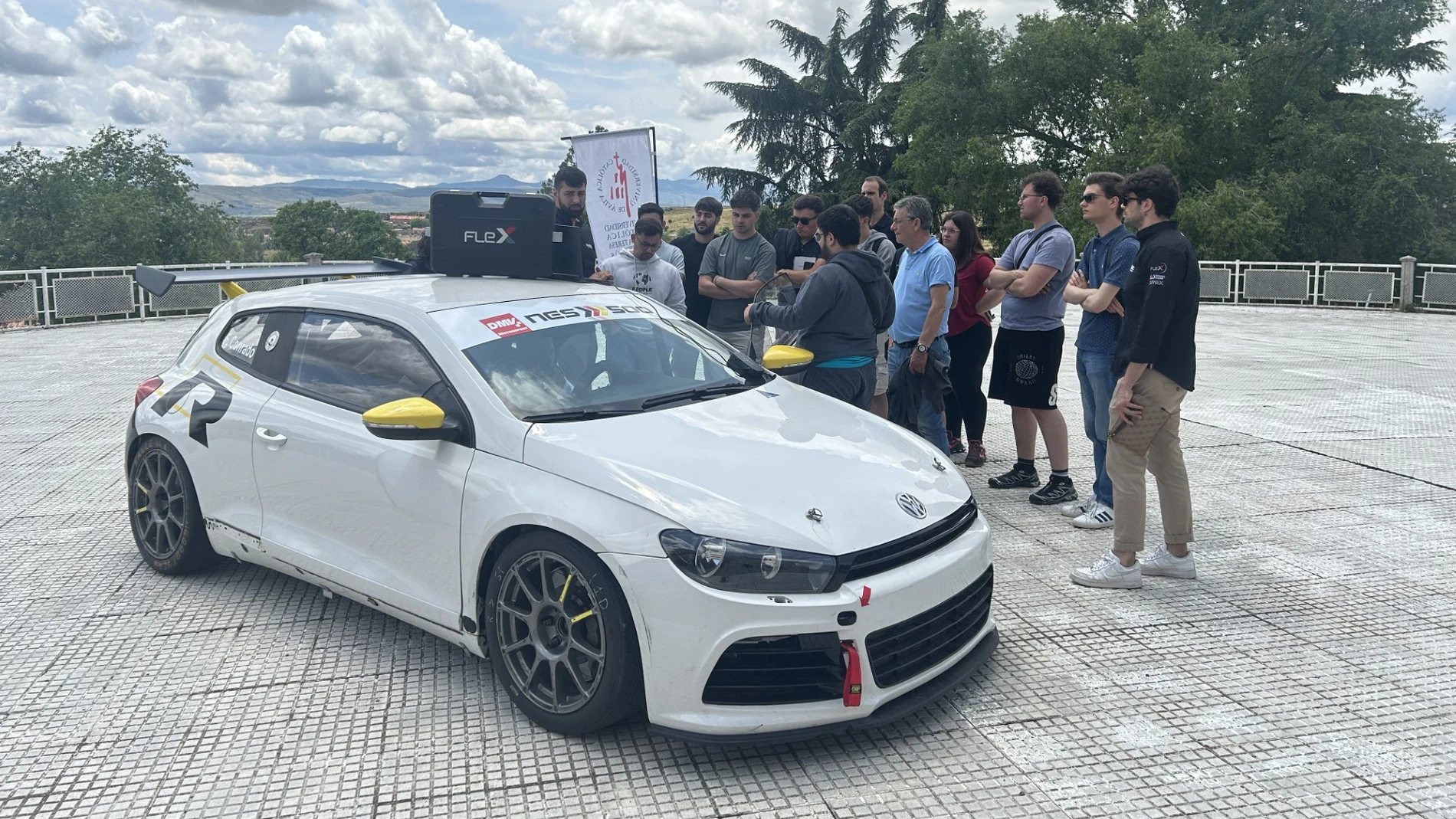 Los alumnos de la UCAV durante la formación